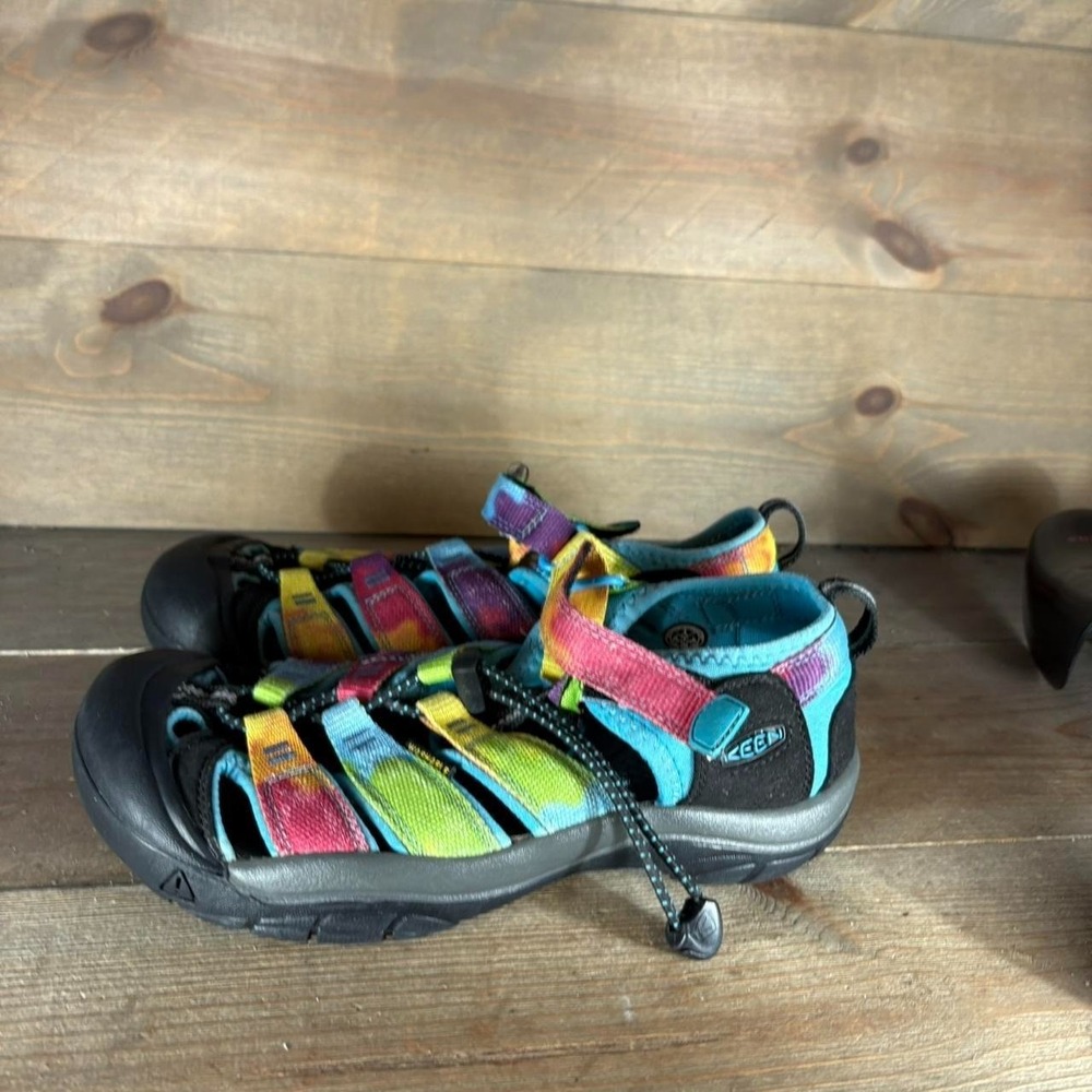 keen newport kids youth size 4 shoes multicolor tie dye rainbow comfort sandals
